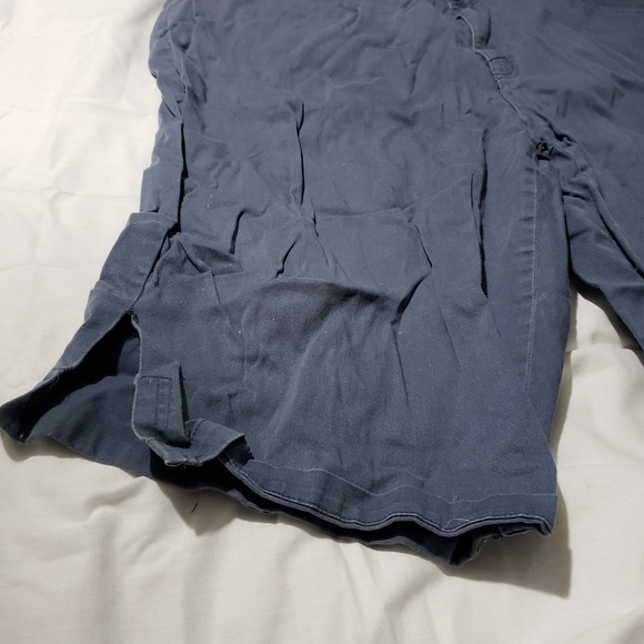 Shorts - Picture 3 of 4